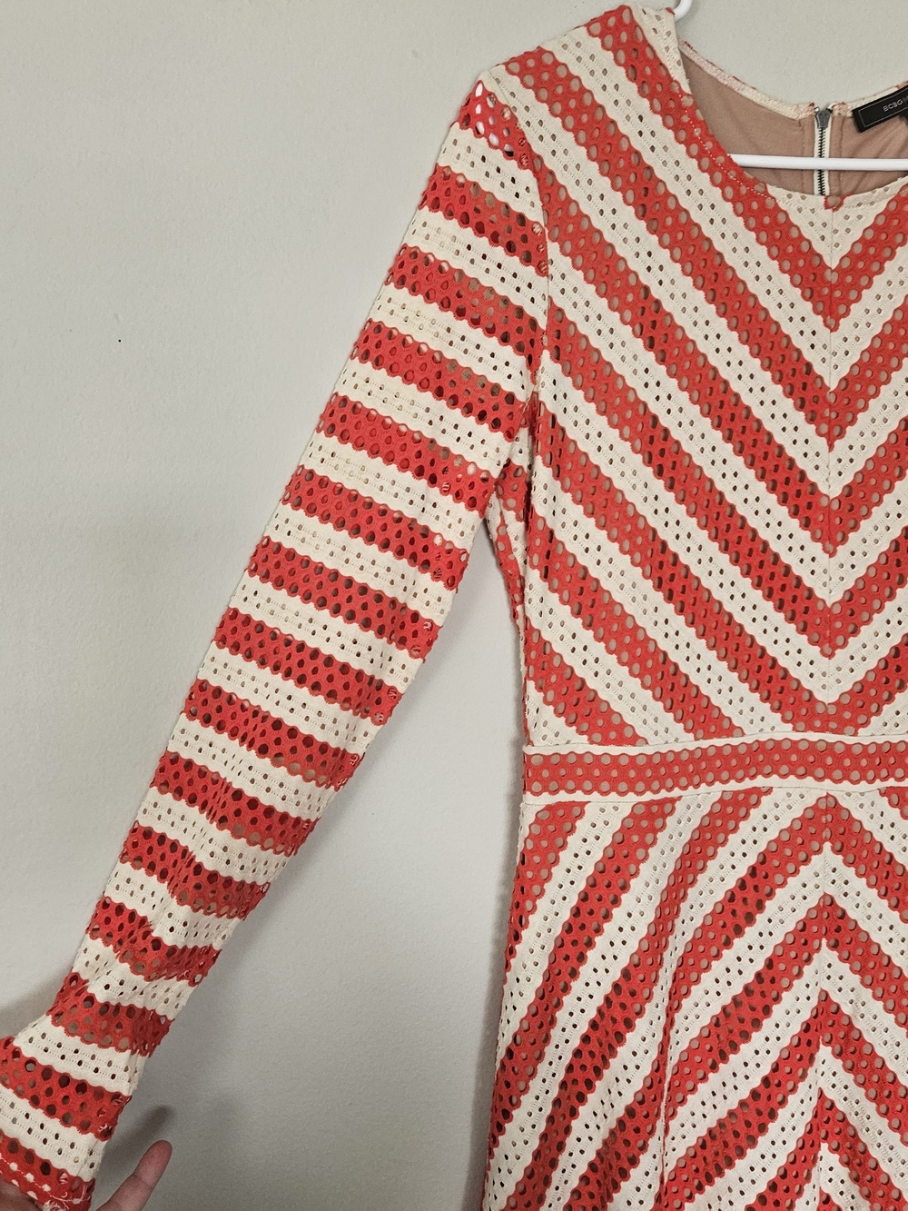 BCBGMaxAzria Kristina Red and White Chevron Long-Sleeve Fit-and-Flare Dress Size - Picture 4 of 9